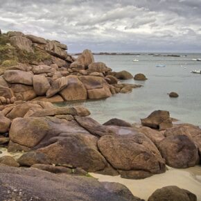 Photo de la Côte de Granit Rose